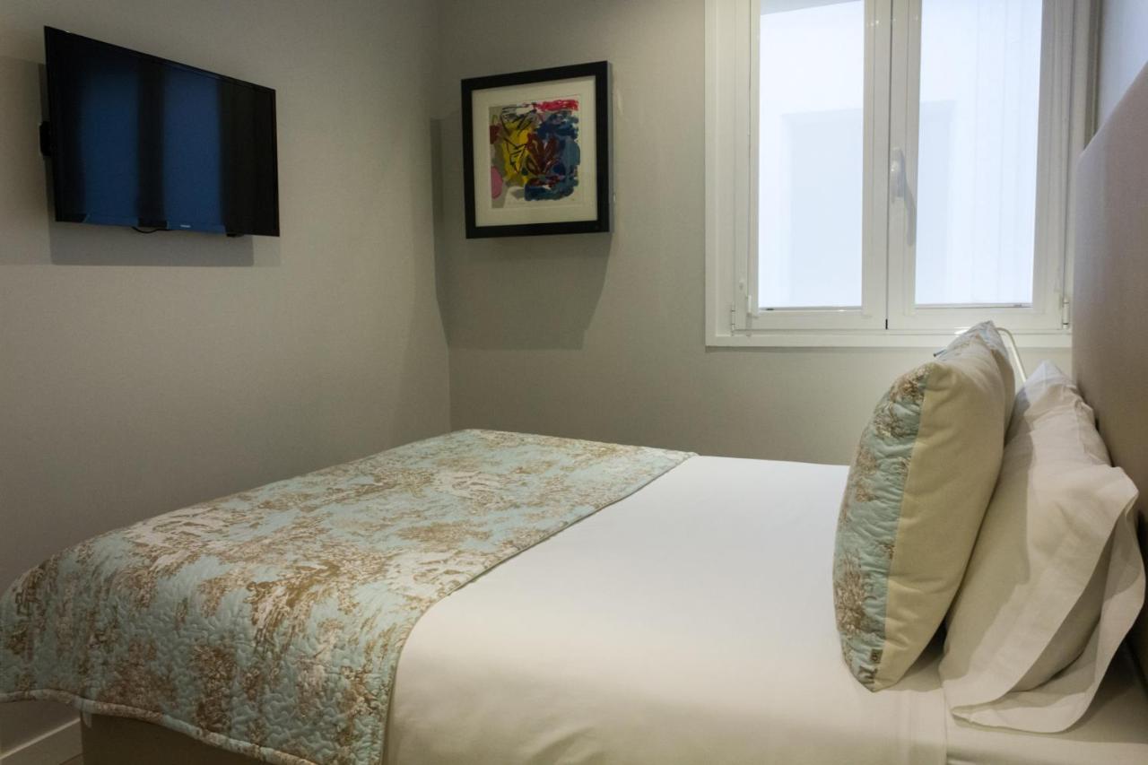 Arenal Suites Preciados Мадрид Стая снимка